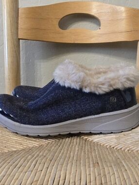 Bzees Like New Navy Blue Zippered-Front Faux-Fur Trim Shoes. Sz 8